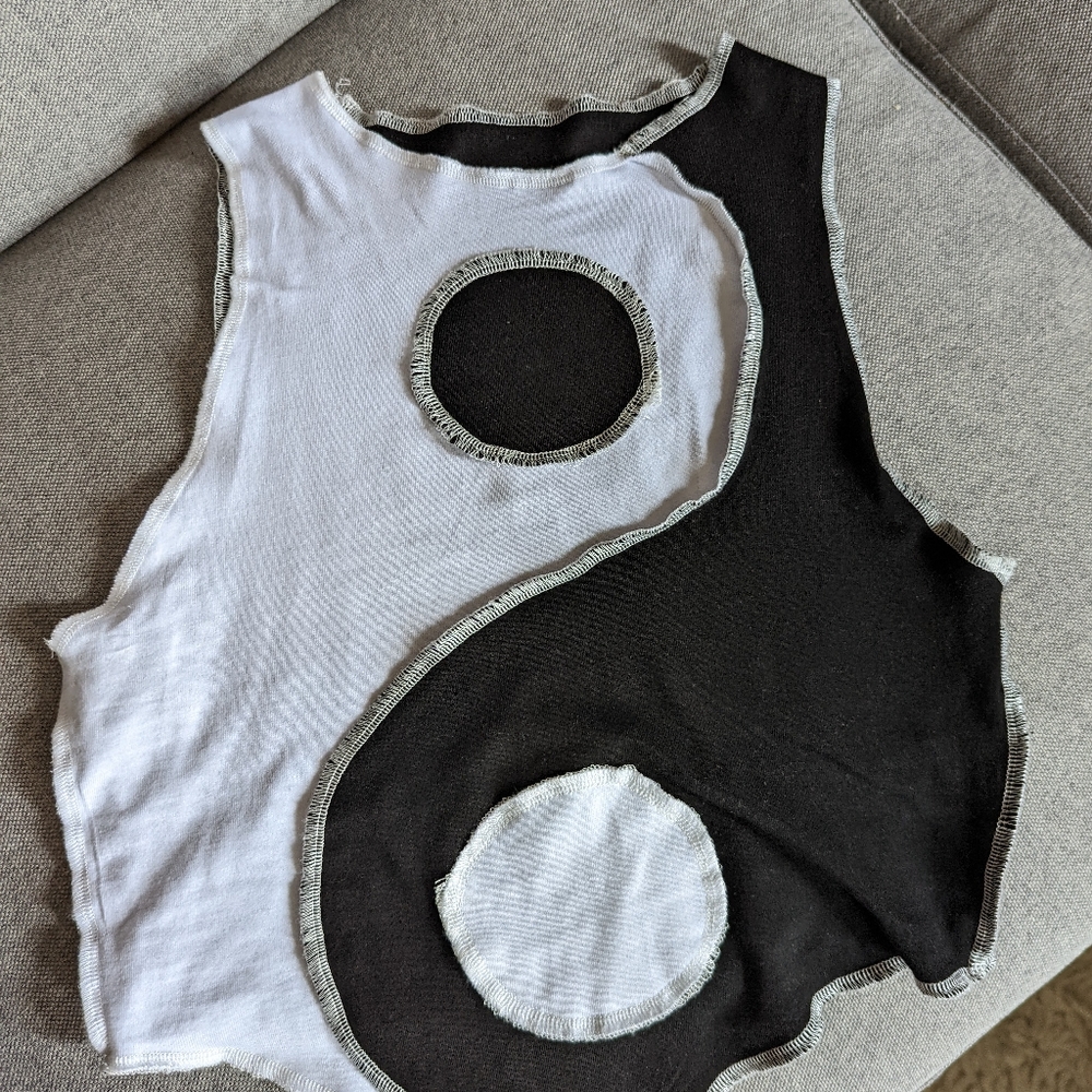 Yin yang stretchy crop top